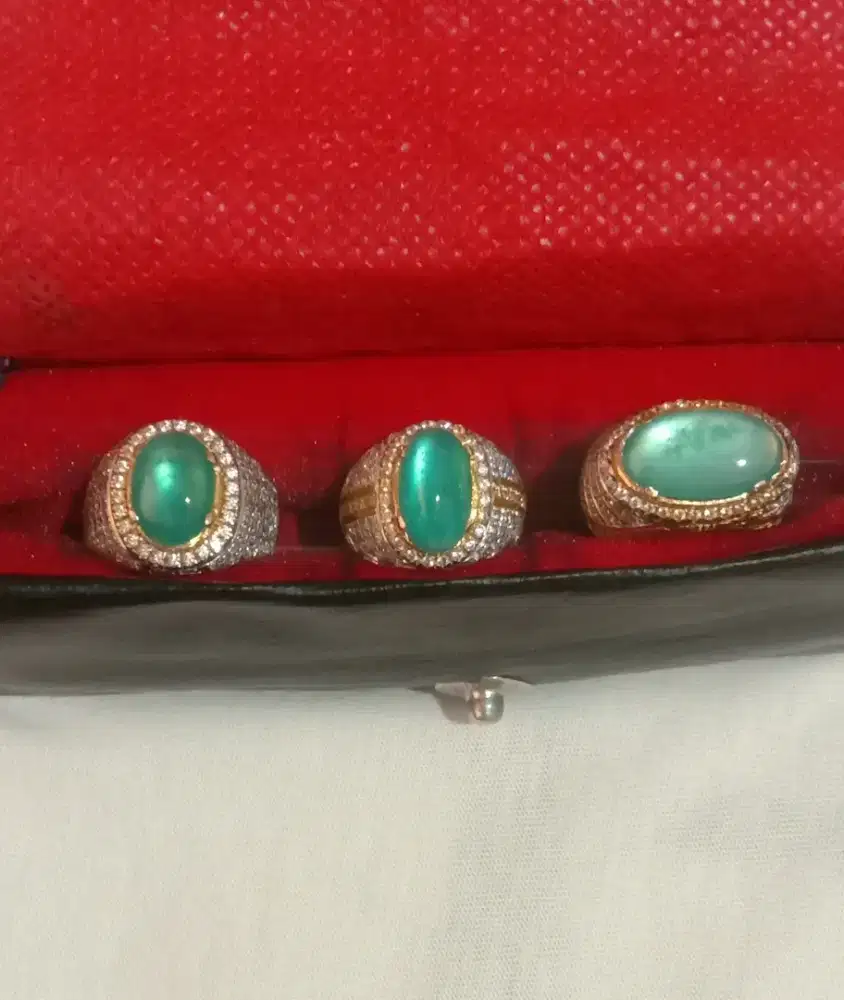 Cincin batu Bacan kristal (Harga satuan per pcs).