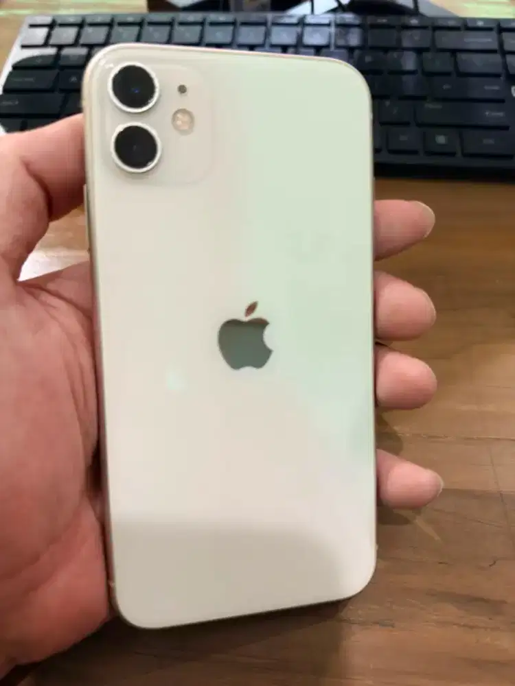 FORSALE iPhone 11 Basic white
