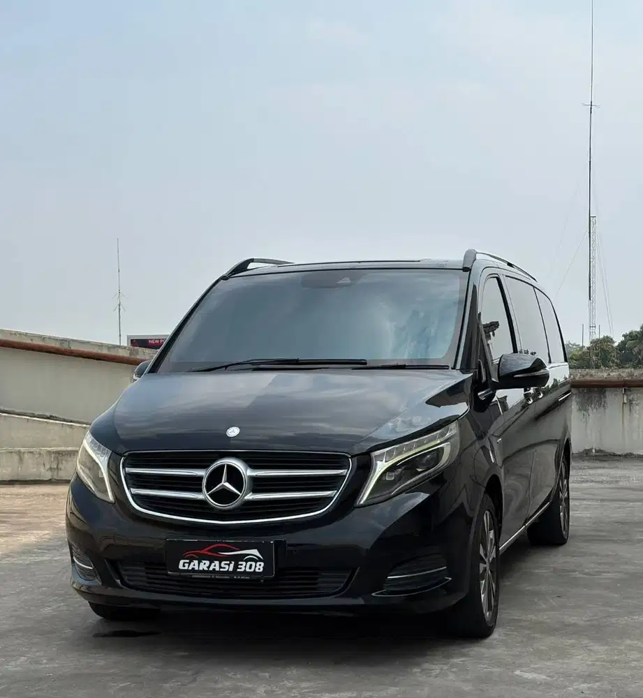 Mercedes Benz V220 D AT 2016 Hitam Kilometer 110 rb Pajak 11-2027