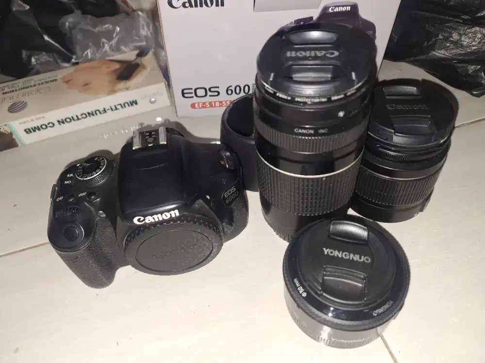 Jual kamera canon eos 600D plus lensa fix YN50mm F1.8 dan lensa canon