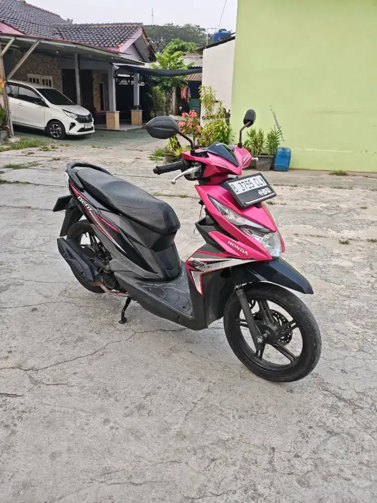 # Honda Beat magenta 110cc 2019 Mulus