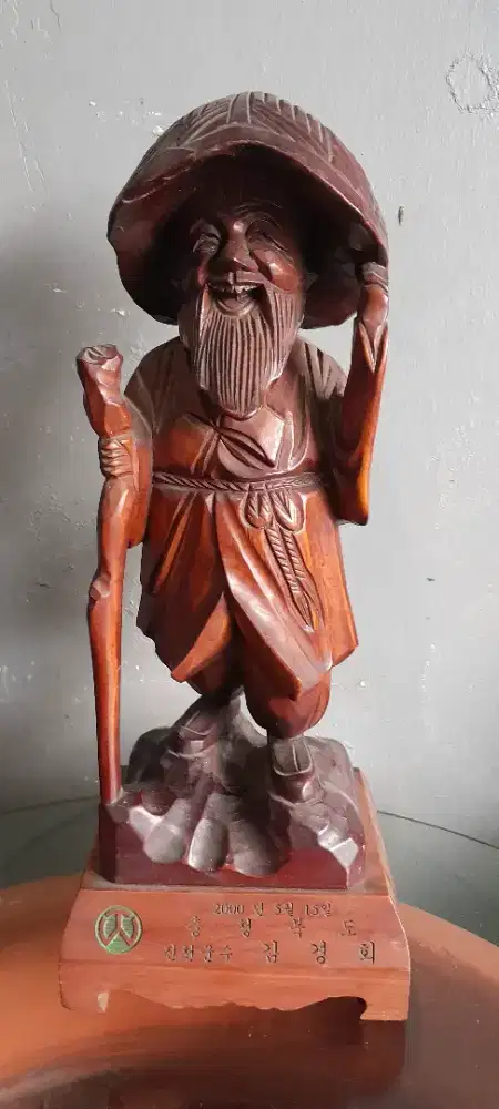 Patung kayu dari Korea