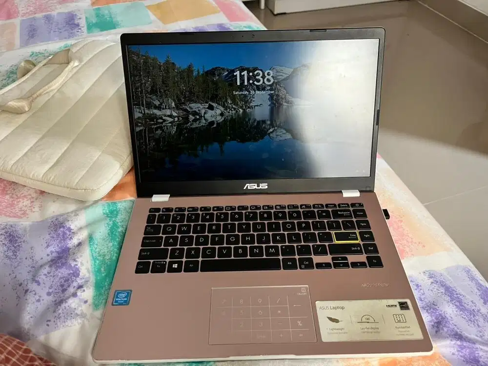 Dijual laptop asus vivobook