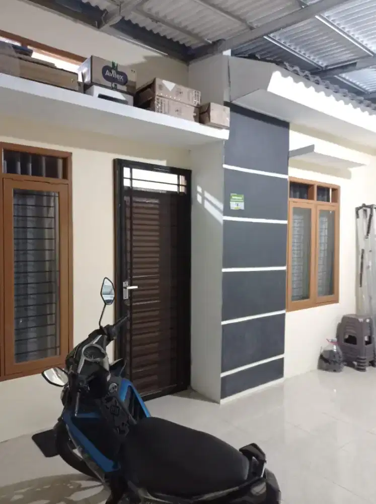 DISEWAKAN/DIKONTRAKAN : Rumah Semi-Furnished Lengkap
