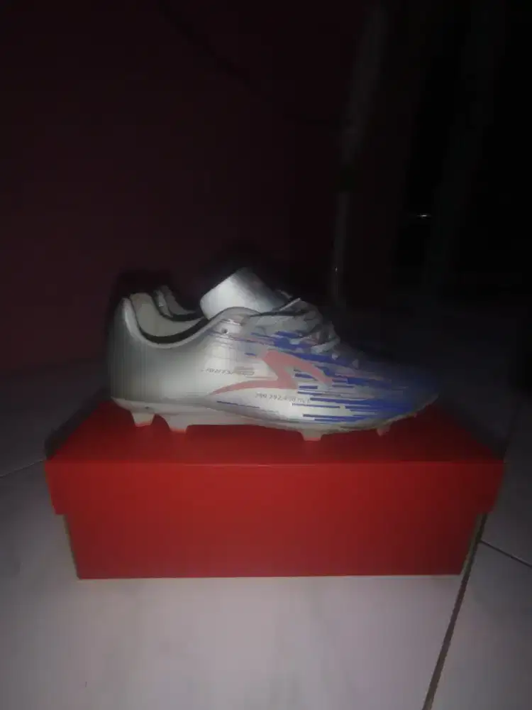 Sepatu bola seccond SPECS ORI