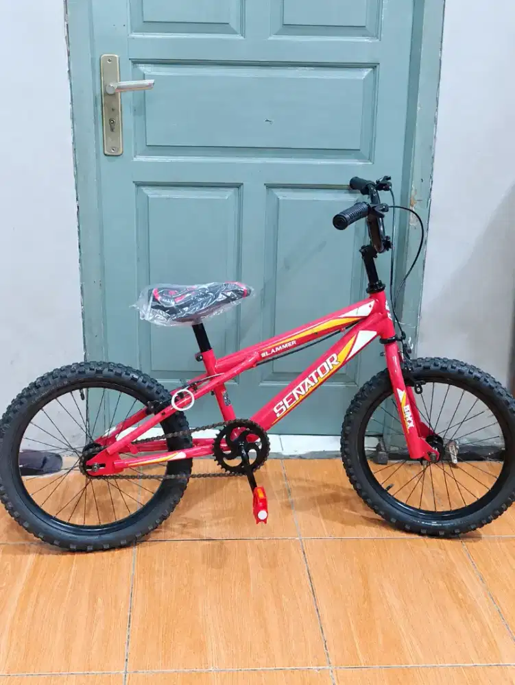 SEPEDA BMX MERK SENATOR UK 18