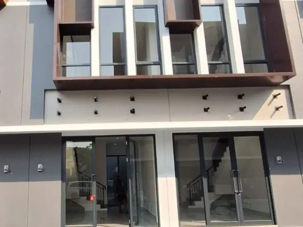 DISEWAKAN RUKO 3 Lantai  STRATEGIS – CAMPTON BSD (BLOK A DEPAN)