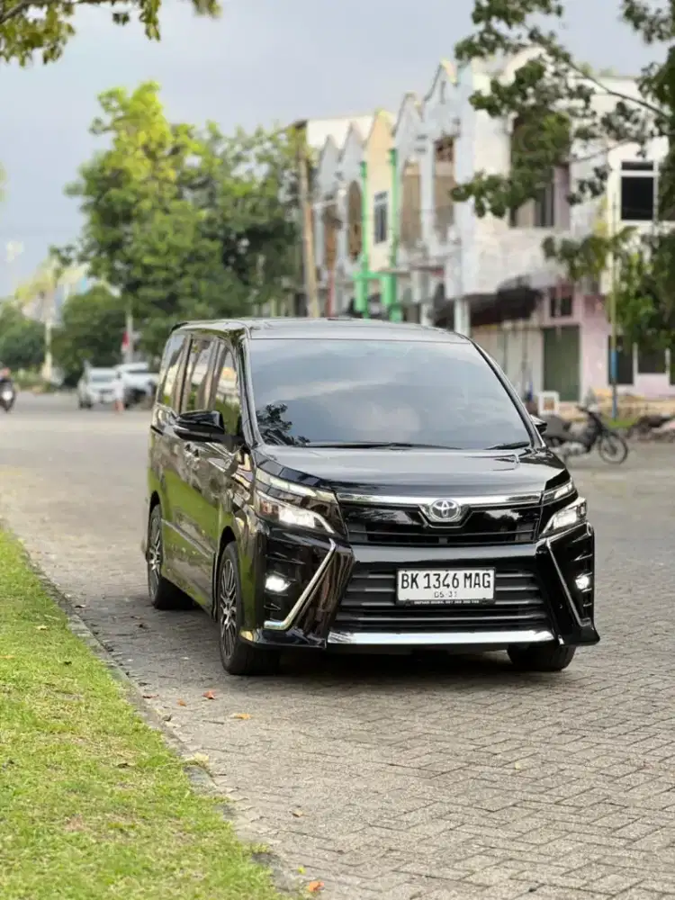 Toyota voxy 2.0 a/t 2018- Alphard -biante - serena - nav1