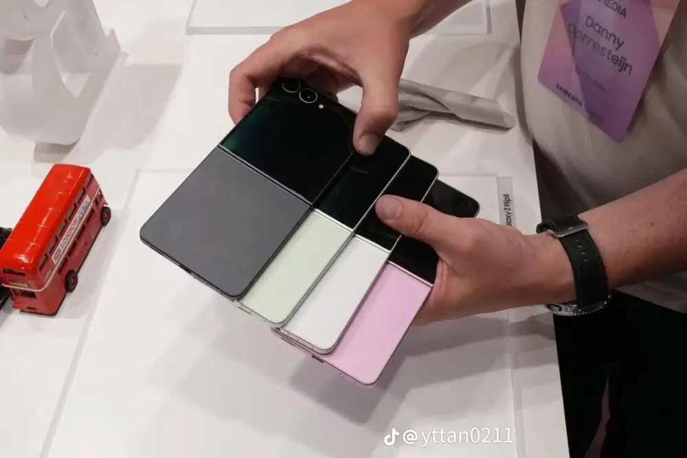 SAMSUNG GALAXY FLIP 8 TERMURAH