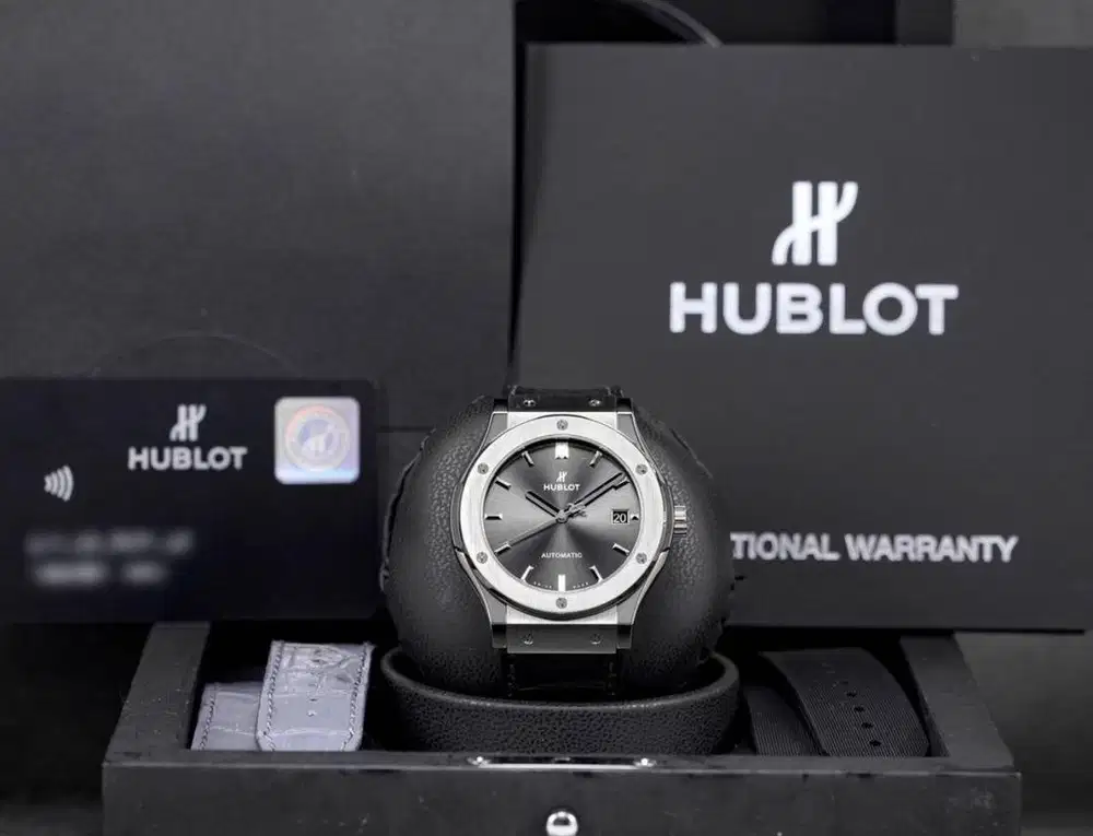 Hublot Classic Fusion 45mm Titanium grey