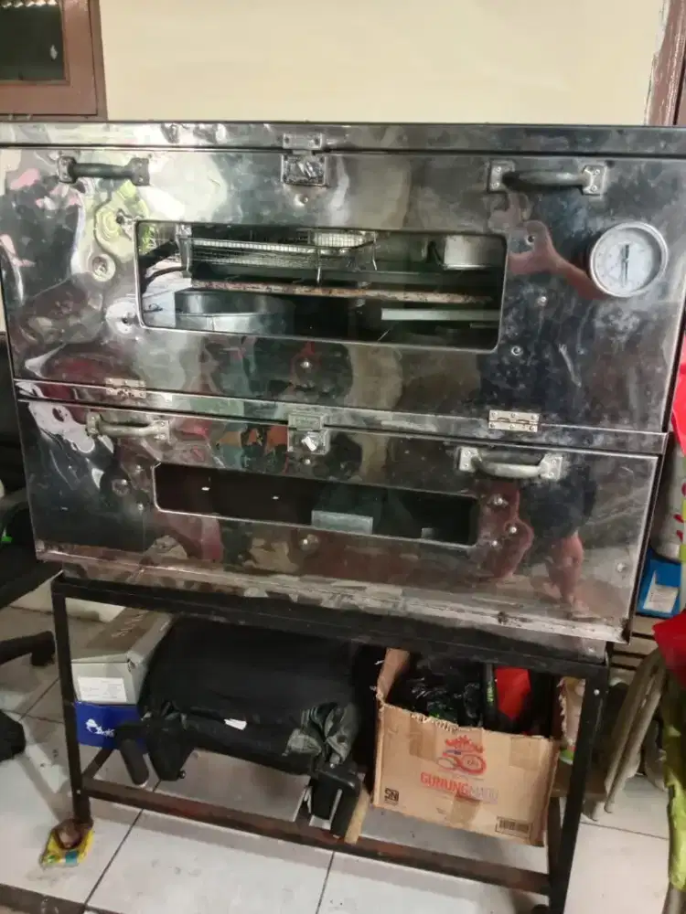 Dijual Oven merk AGE + Rak