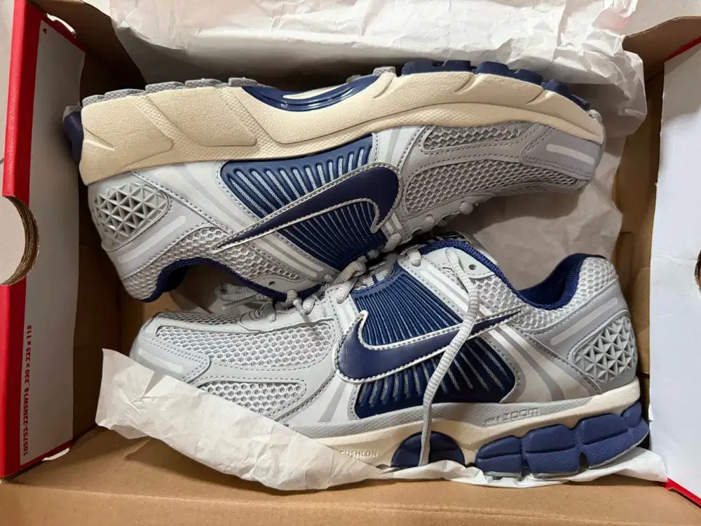 NIKE Zoom Vomero 5 Men BNIB Original (EUR 43 / US 9.5)