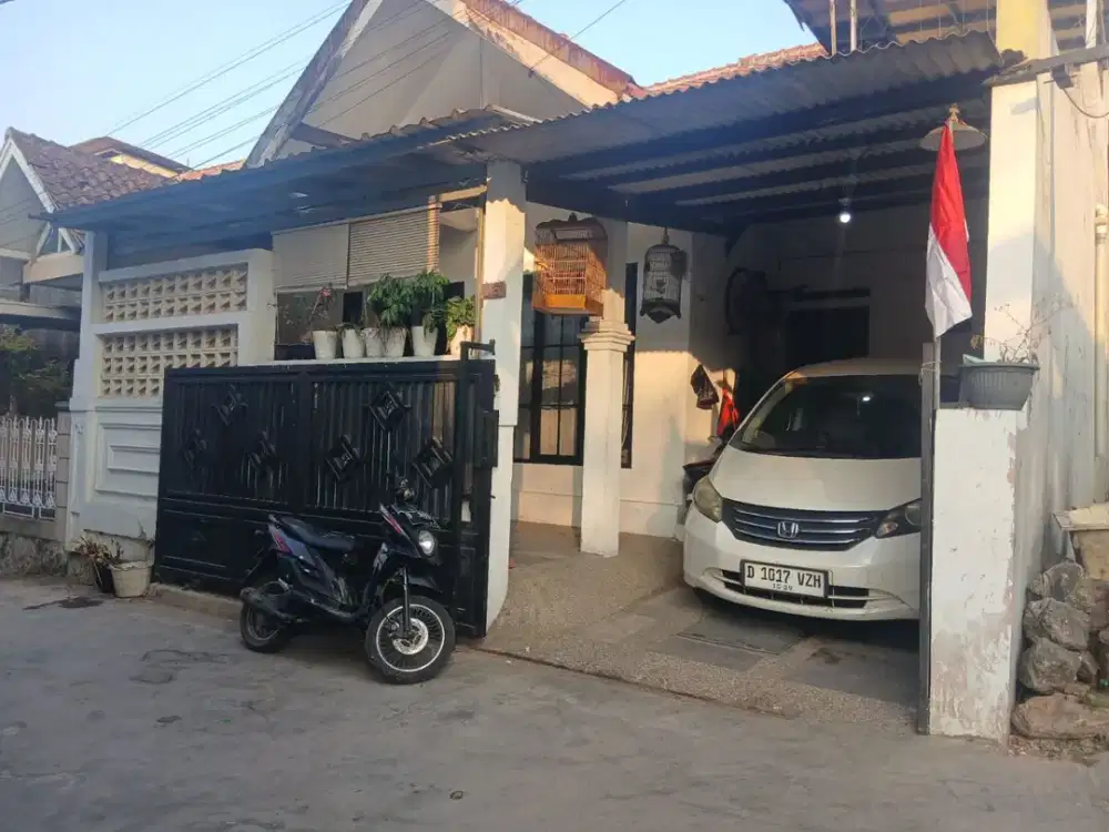 Di jual rumah siap huni di komplek cinunuk indah Cileunyi konsep mezanin