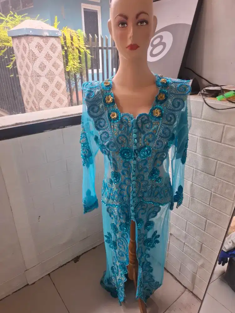 Kebaya selutut warna biru frozen full payet
