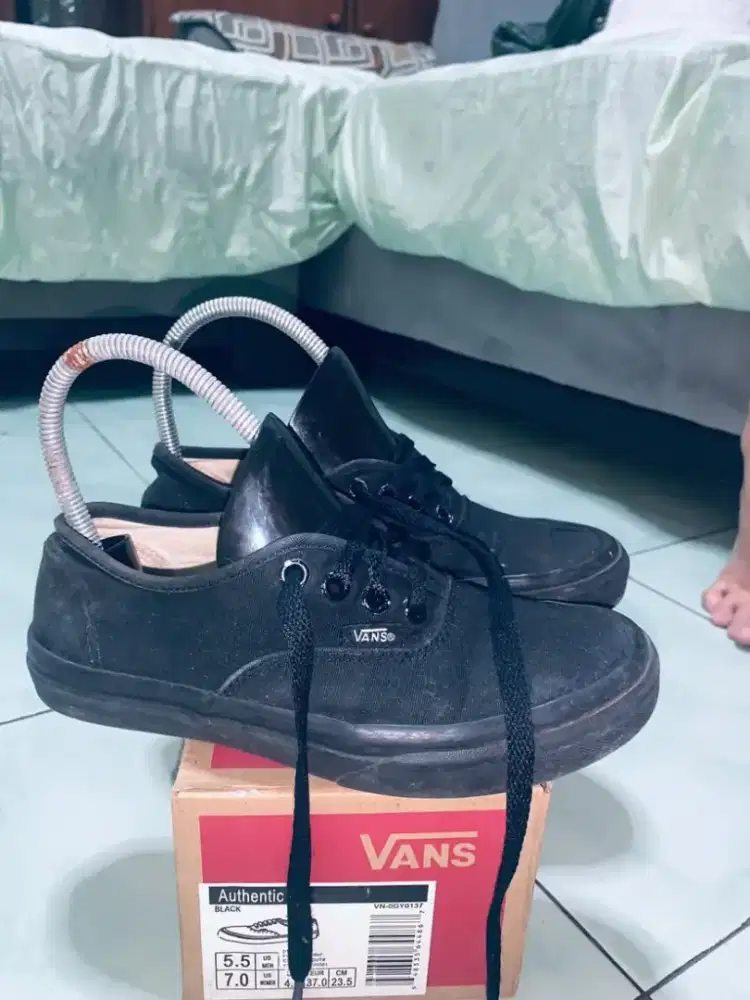 Vans authentic black