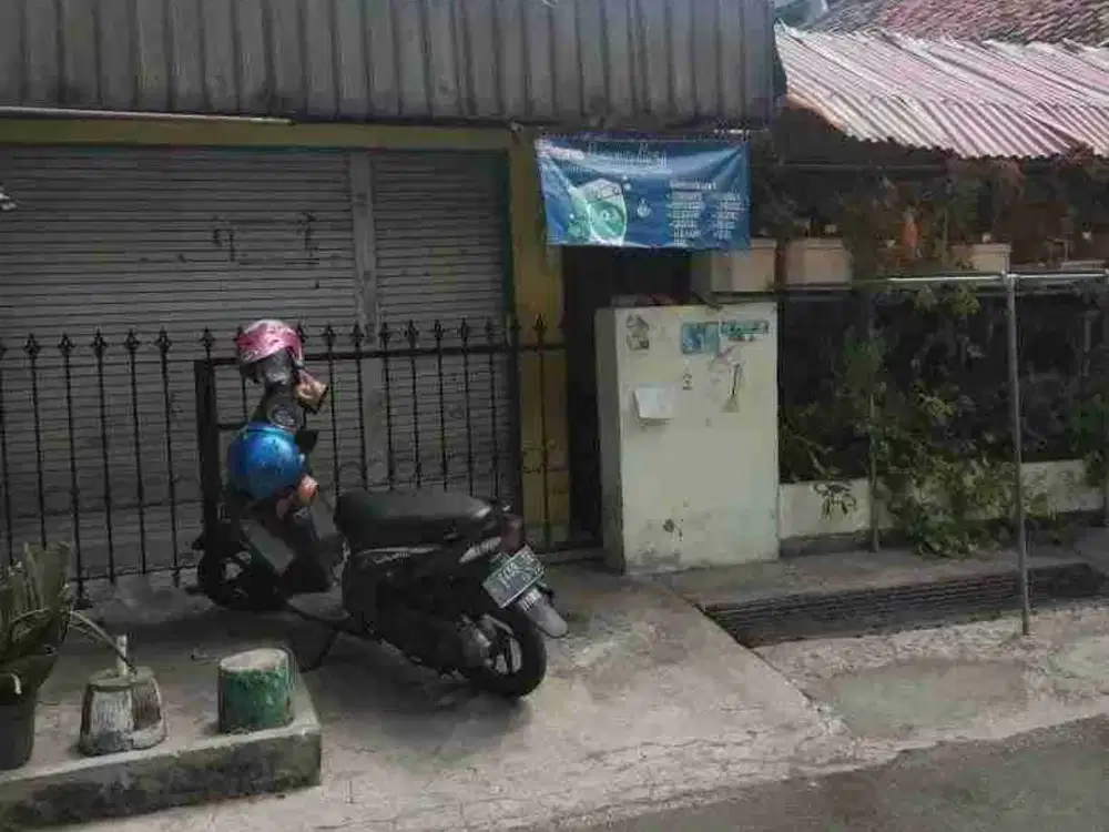 Dijual Rumah SHM Pusat Kota Surabaya dekat Tunjungan Plaza
jl Kedung Klinter
