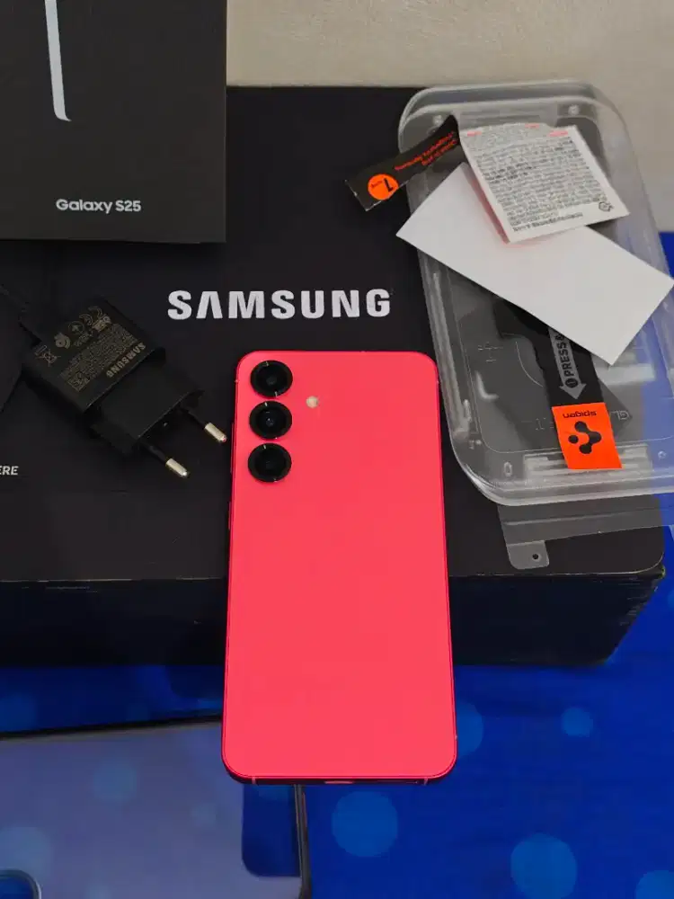 Samsung s25 512gb red like new
