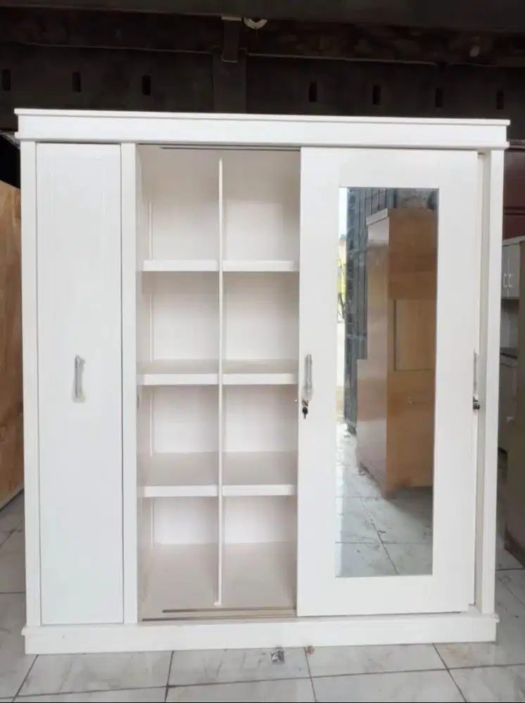 Lemari baju 2 pintu sliding 1 pintu tarik