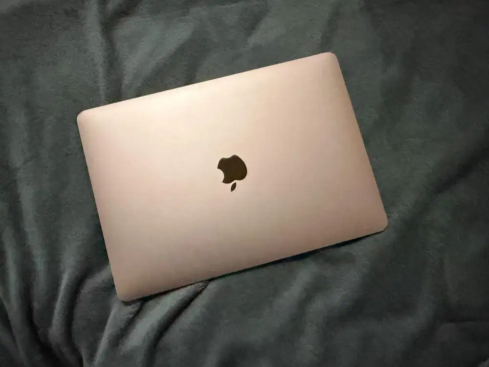 Macbook Air 13 Tahun 2019 128gb Rose gold