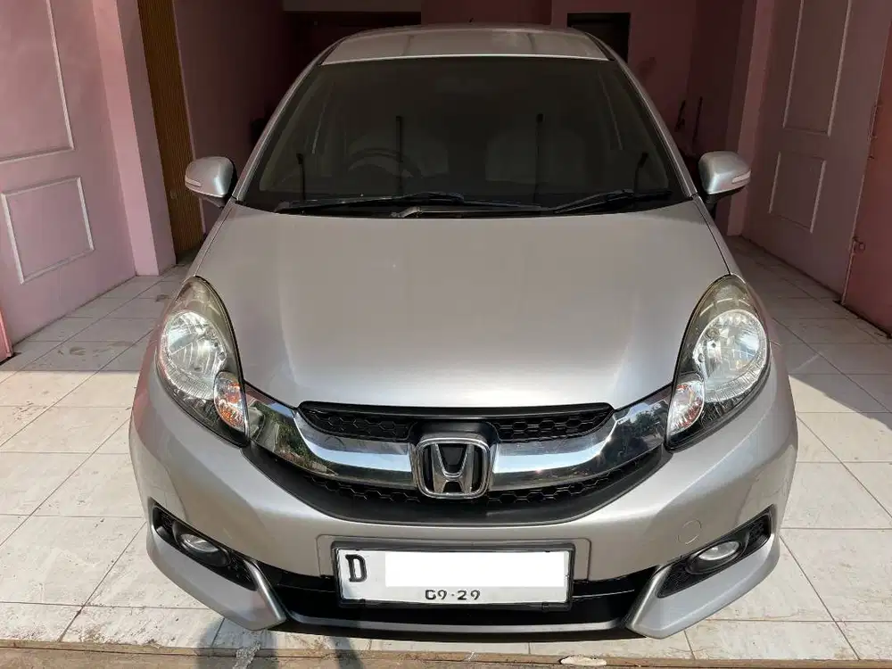 Mobilio E AT (D) Nama Sendiri Km 110 Ribuan Service Record Tahun 2015