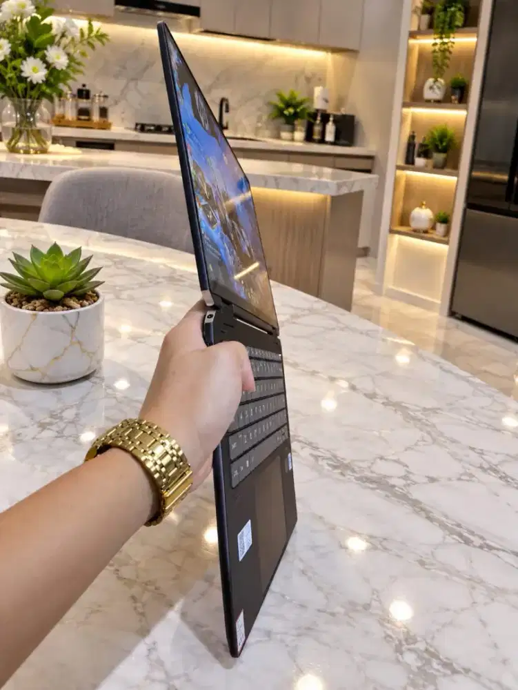 HP Spectre OLED X360 Intel Ultra 7 Ram  32/1Tera Ssd Windows11 COD