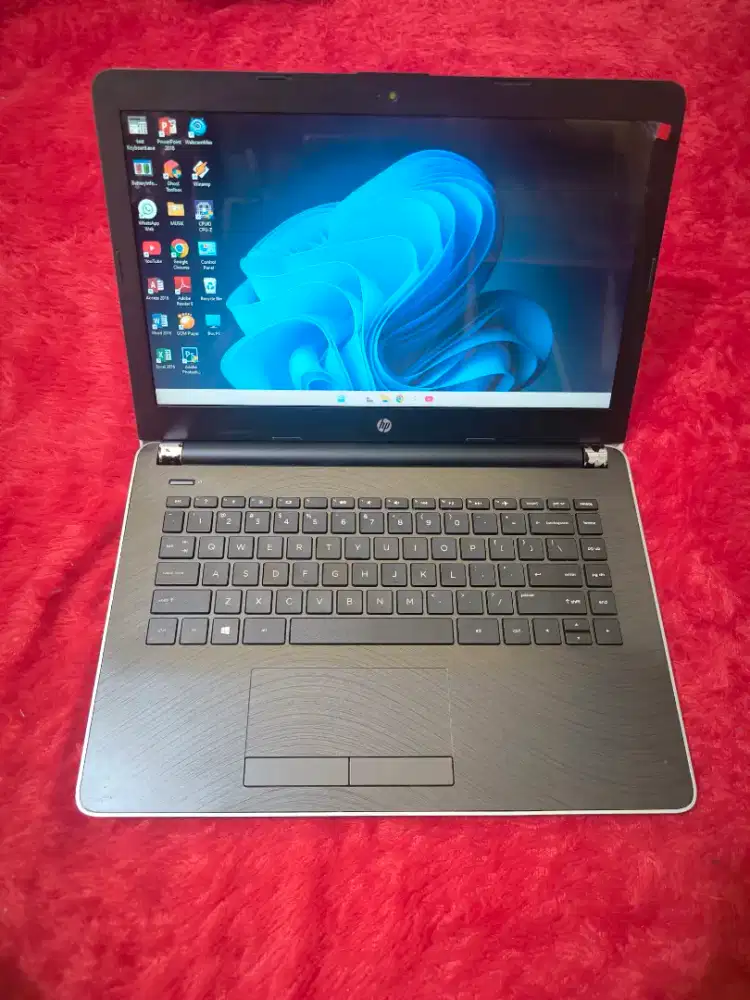 DIJUAL LAPTOP HP 14 SLIM,KENCANG,AMD A4-9120,RAM 8 GB,SSD 128 GB