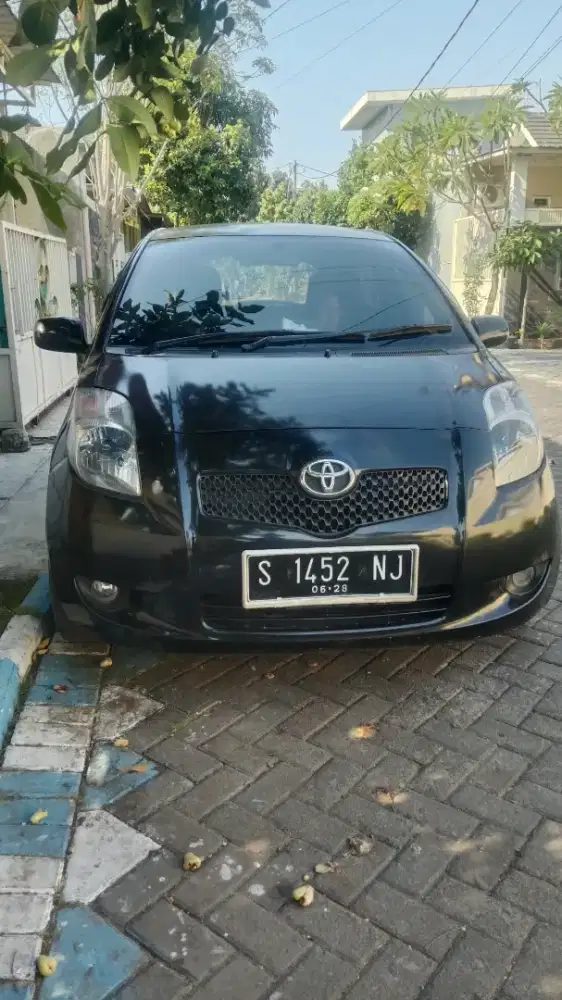 Toyotas Yaris bakpau s limited hitam