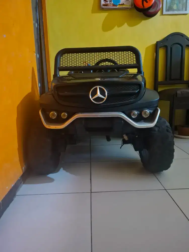 Mobil aki unikid unimog lisensi