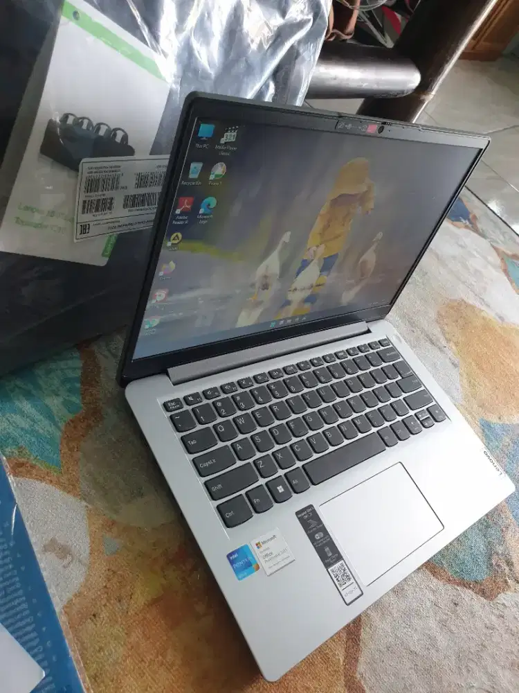 Laptop lenovo slim 3 mewah