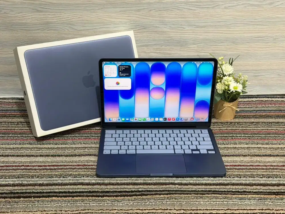 Macbook neo 256gb ibox mulus 1000% seperti baru garansi fullset
