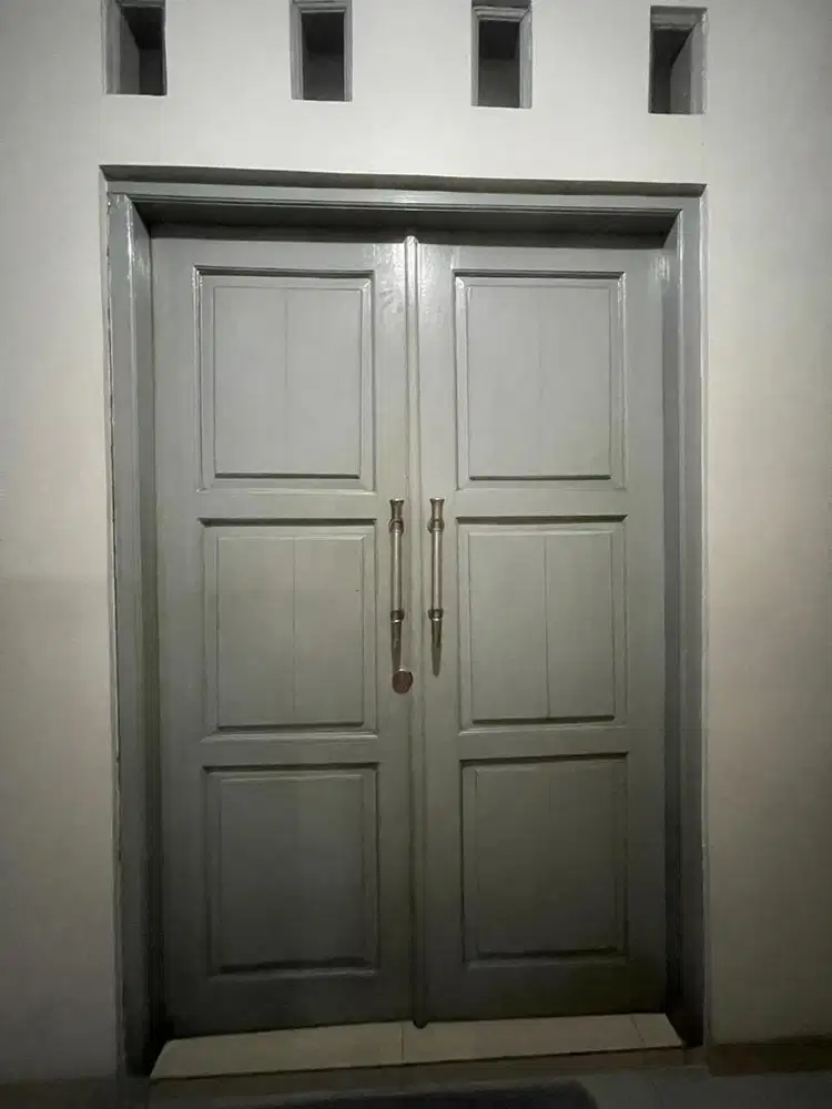 Jual Daun pintu kayu set kunci dan engsel solid finishing cat duco