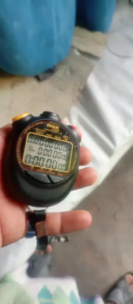 Stopwatch kondisi bekas pakai