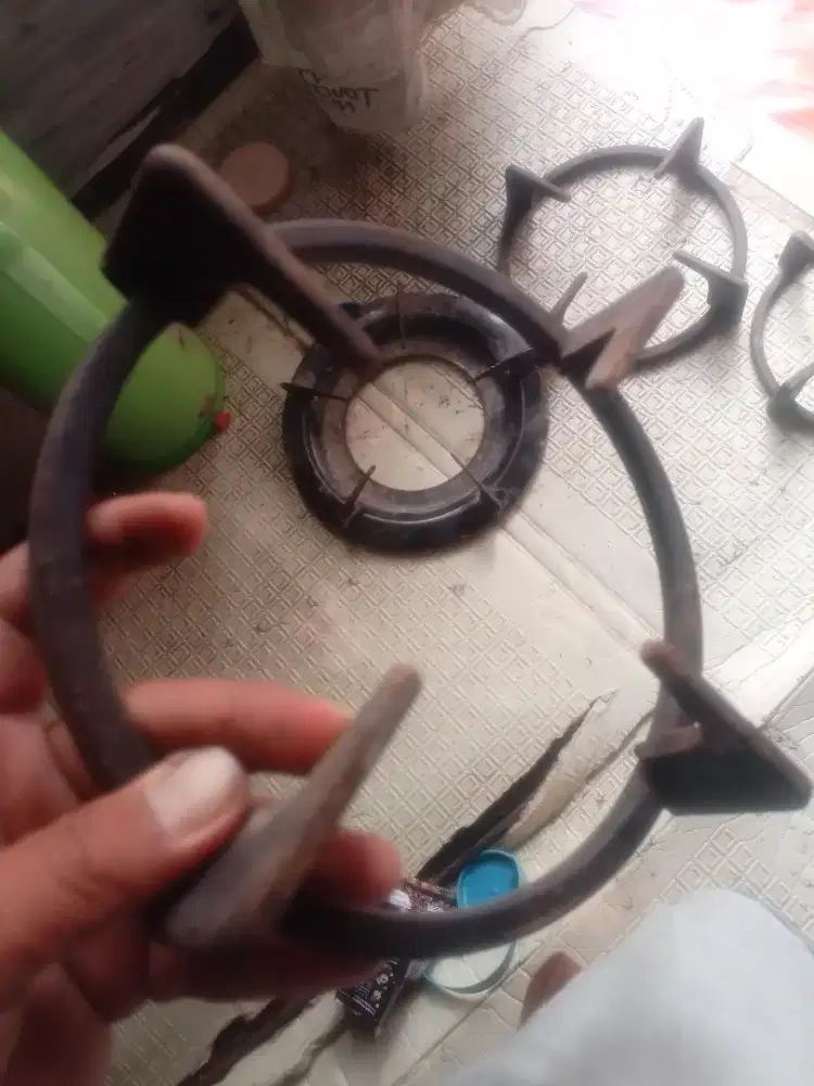 Tungku kompor besi