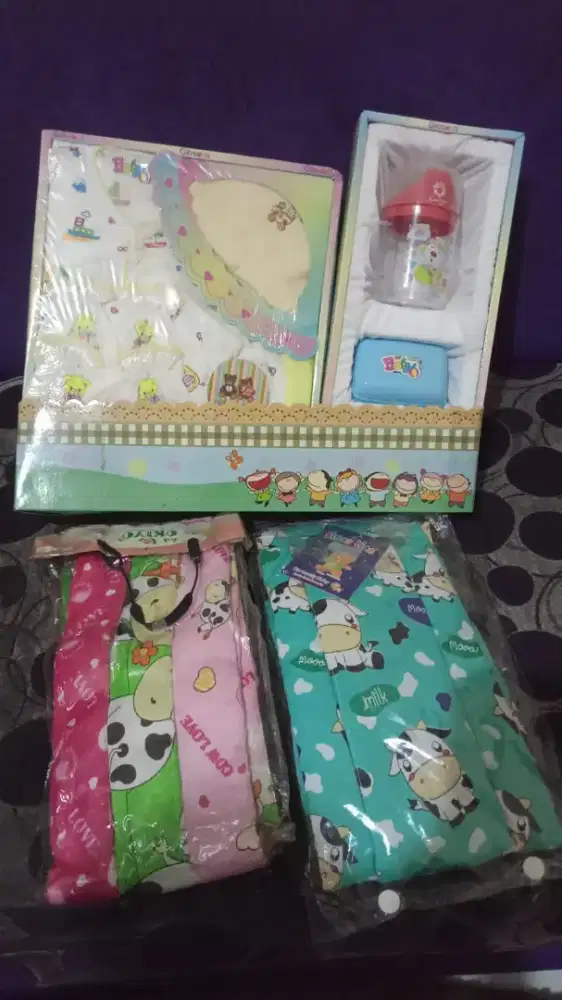 Satuset baju bayi NB dan gendongan take all