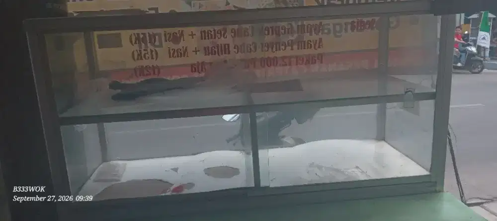 Etalase masih layak pakai