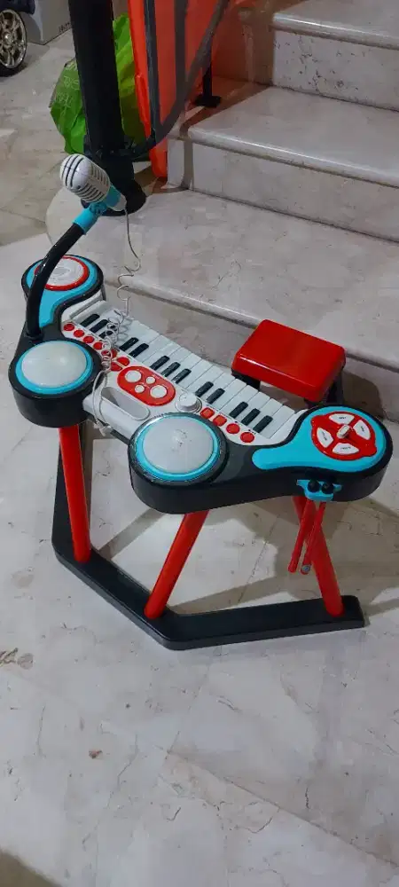 1 set  Keyboard Boom Piano by ELC. Musical instrument from ELC
