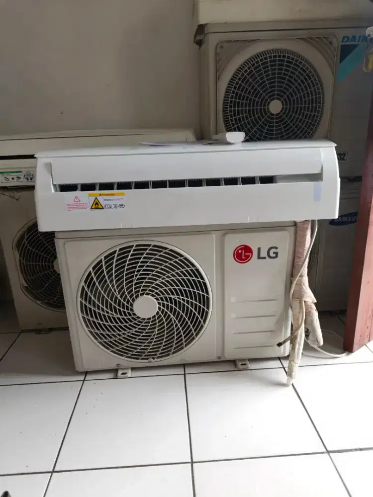 JUAL AC 1/2PK MERK LG blm lama pakai.. 5 bulanan