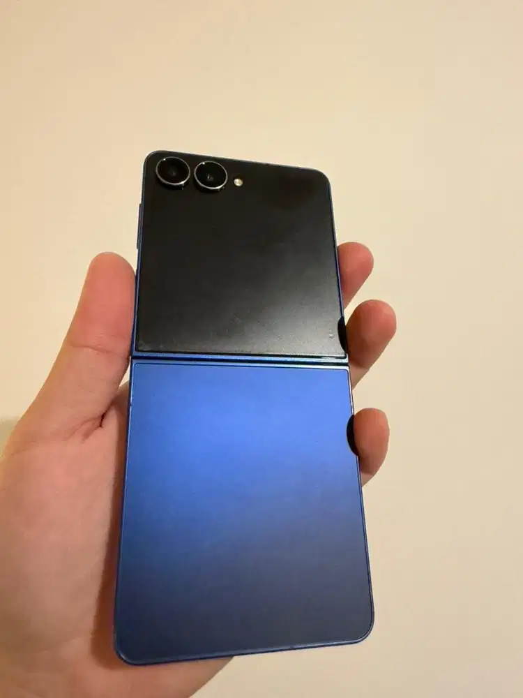 Samsung z flip 7 512gb warna biru