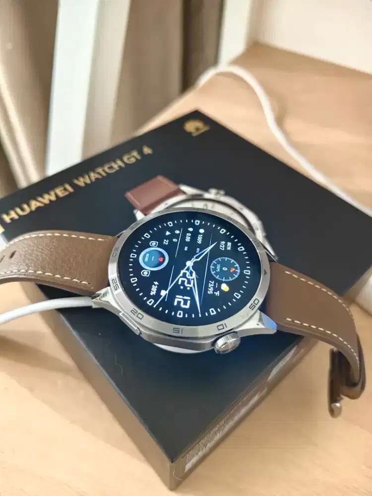 Smartwatch Huawei GT 4 46 mm leather strap