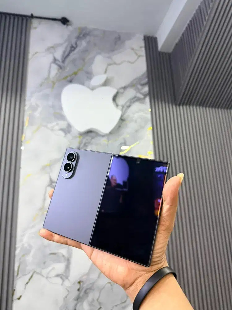 Samsung Fold 8 Wide Graphite 256 SEIN Like New Pemakaian Singkat