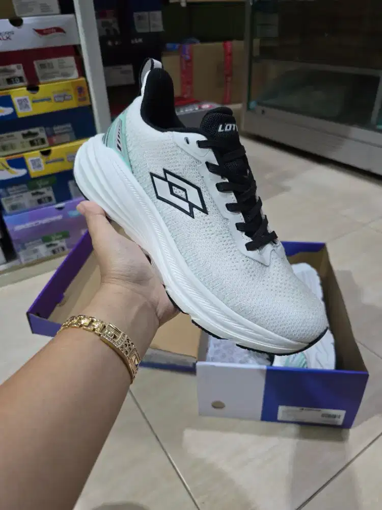 SEPATU LOTTO SIZE 42 ORIGINAL