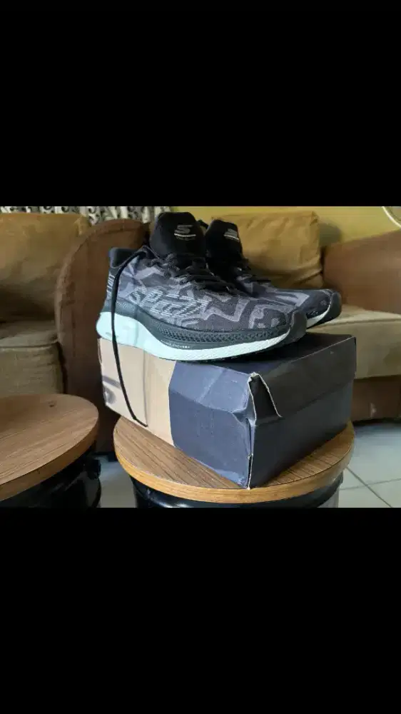 Skechers size 42 belum di pakai