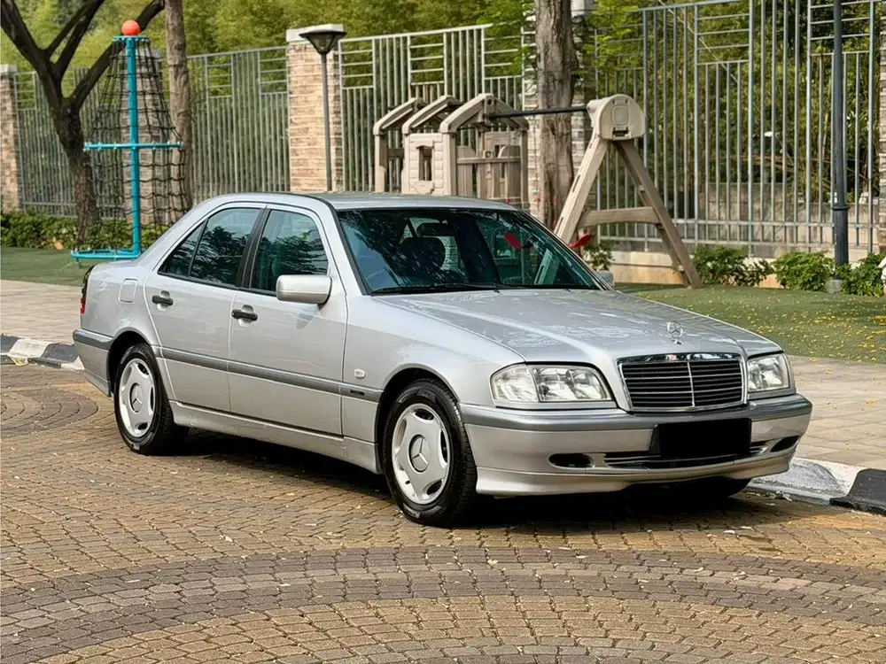 ANTIK KM 20rb Mercedes Benz C230 W202