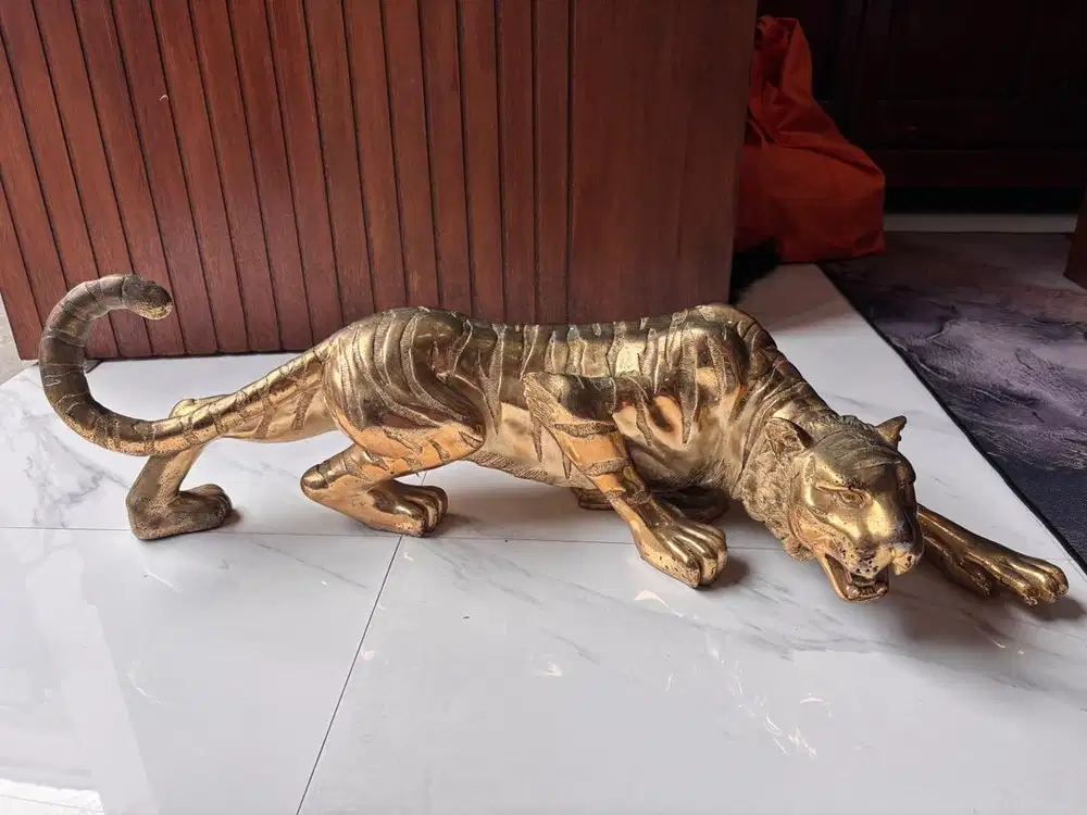 Hiasan Pajangan Rumah Harimau Logam