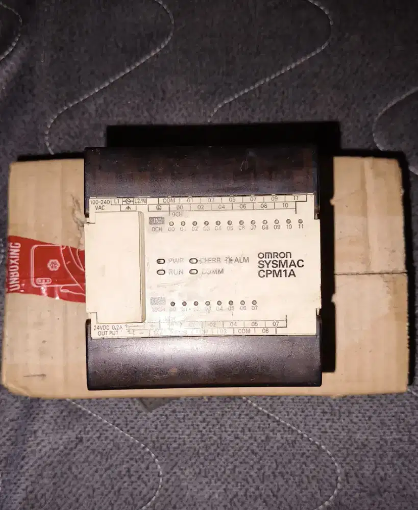 PLC Omron SYSMAC CPM1A-20CDR-A Original Japan - Second