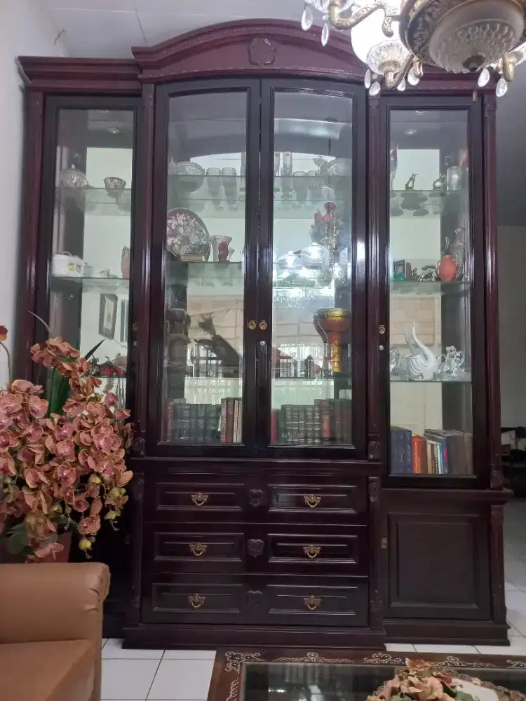 Lemari Pajangan Besar (2 hadap)