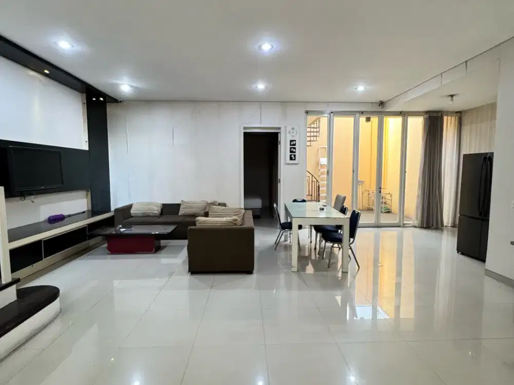 Louvre Wisata Bukit Mas Wiyung Furnish