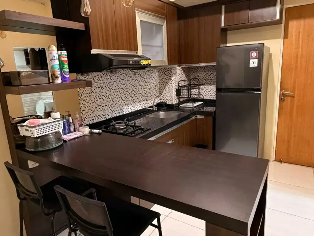 Disewakan Apartemen Puncak Bukit Golf Tower B 2BR LT23 Full Furnish Dekat Pakuwon Mall Surabaya Barat