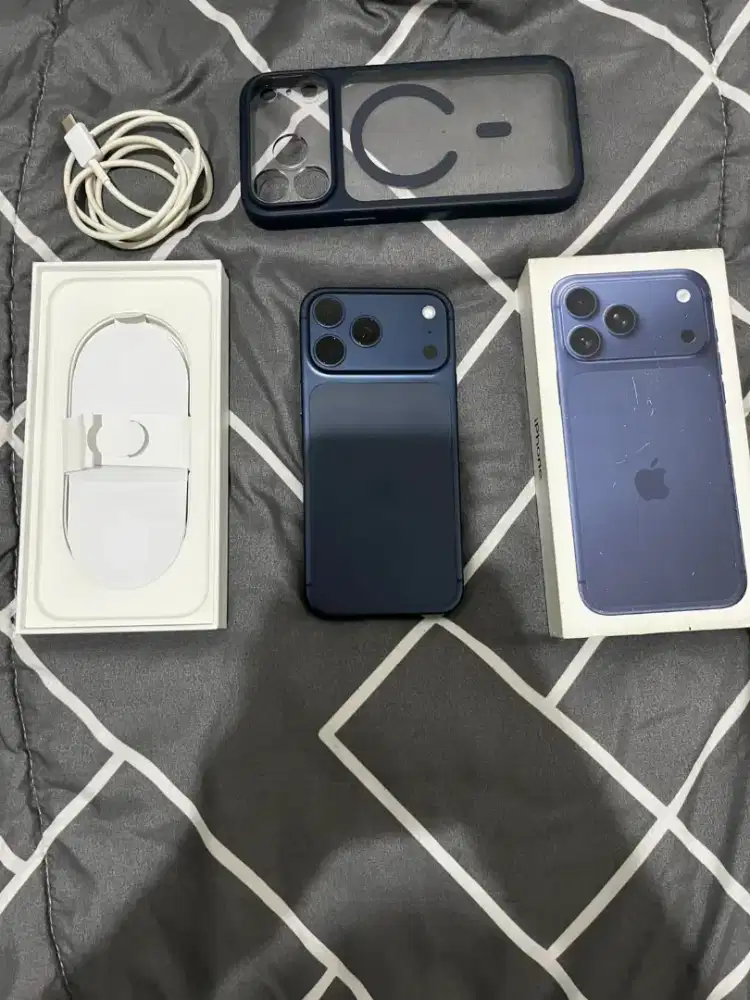 Iphone 17 pro max 256gb blue garansi on resmi iBox