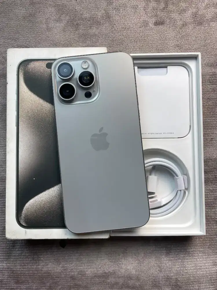 DiJual iPhone 15 Pro Max 256GB iBox